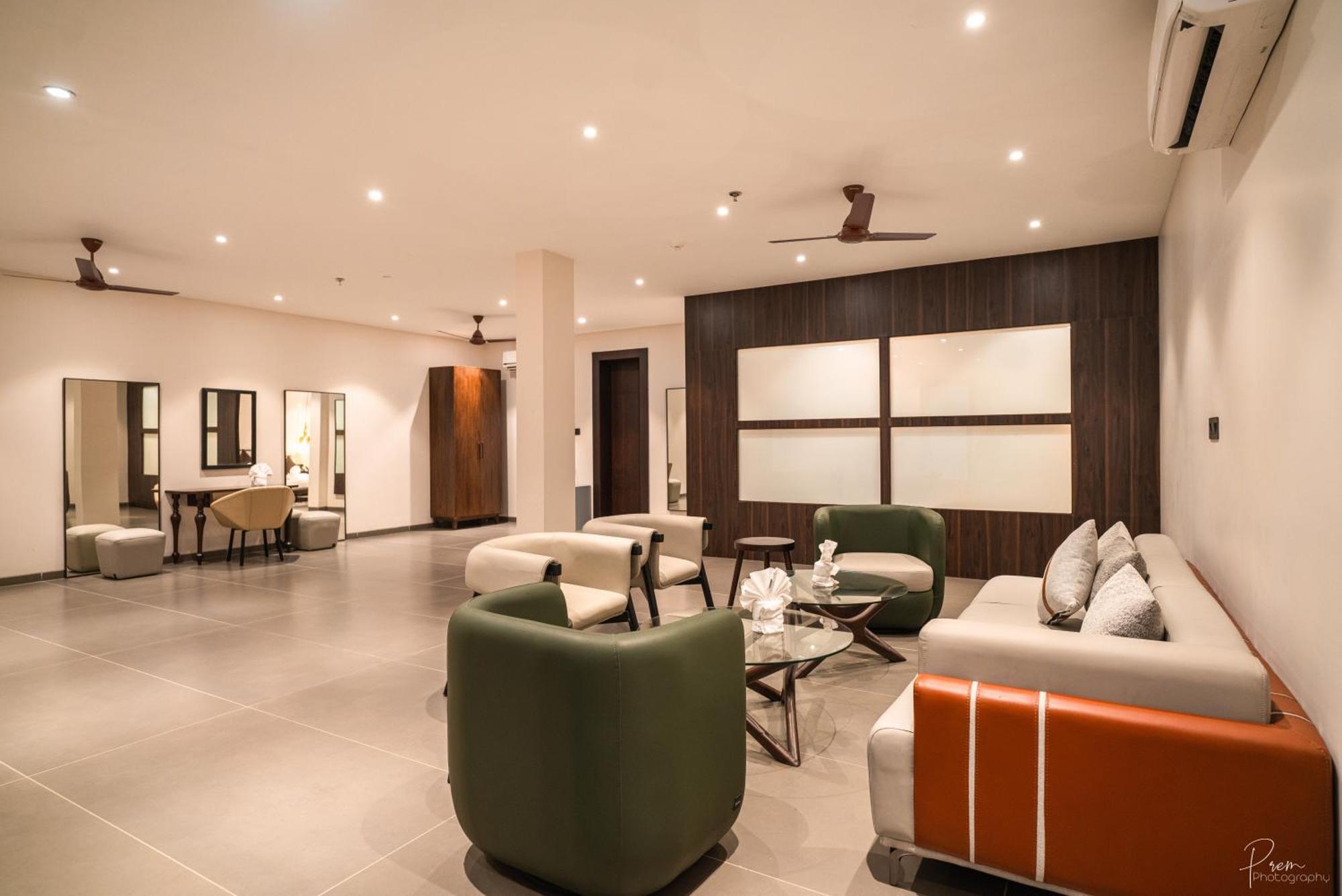 Hotel Omaya Garden Rāipur 외부 사진