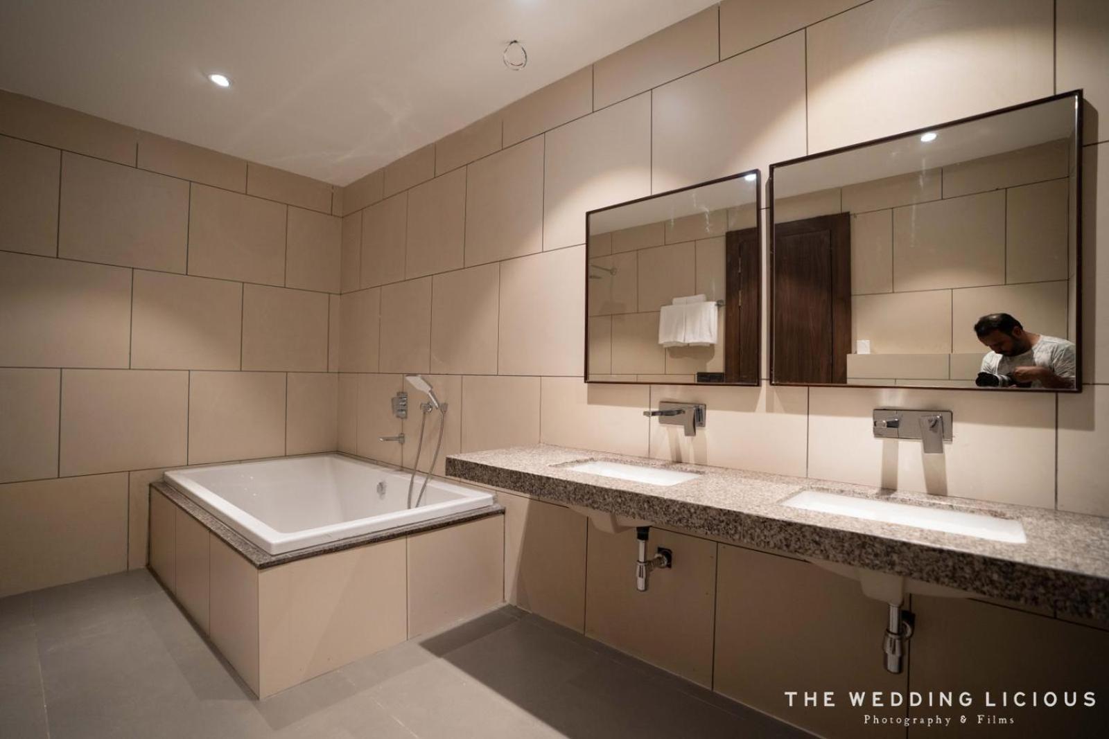 Hotel Omaya Garden Rāipur 외부 사진