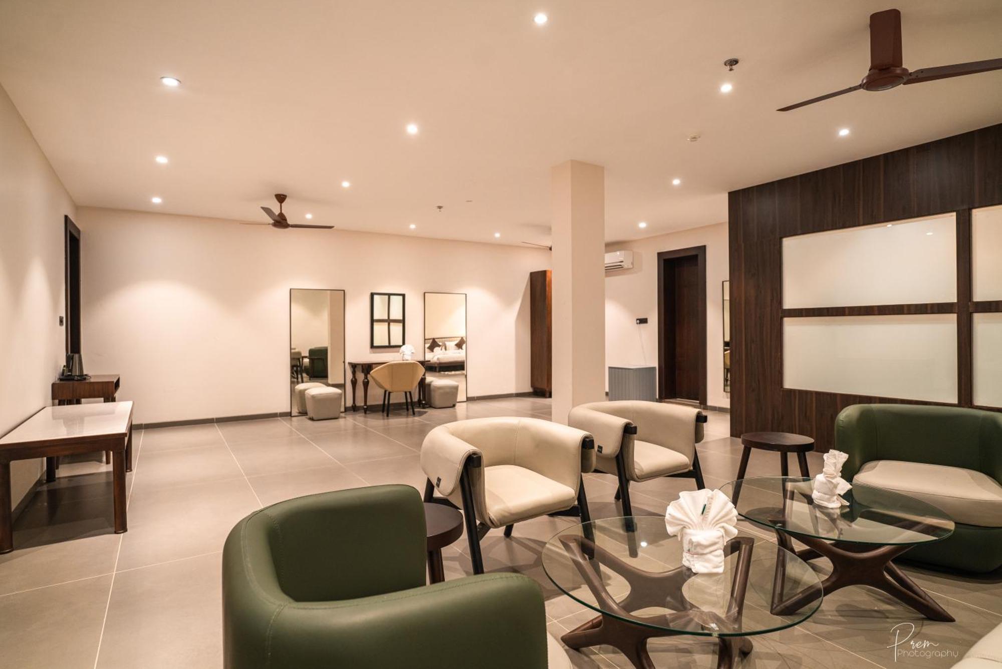 Hotel Omaya Garden Rāipur 외부 사진