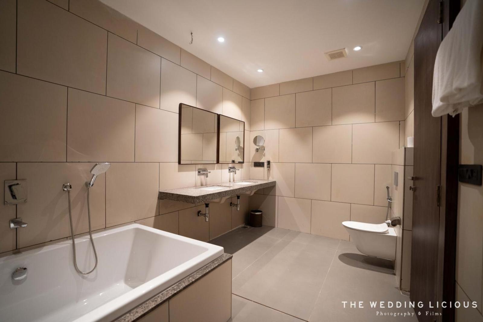 Hotel Omaya Garden Rāipur 외부 사진