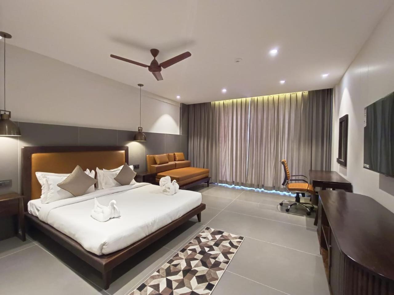 Hotel Omaya Garden Rāipur 외부 사진